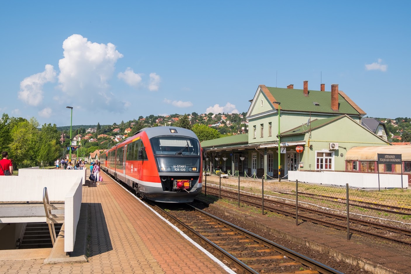 Megkezdődött a 29-es vonal keleti, Szabadbattyán–Balatonfüred szakaszának villamosítása. A beruházás során több állomás át is fog épülni 2021 nyarára (fotó: Vörös Attila)