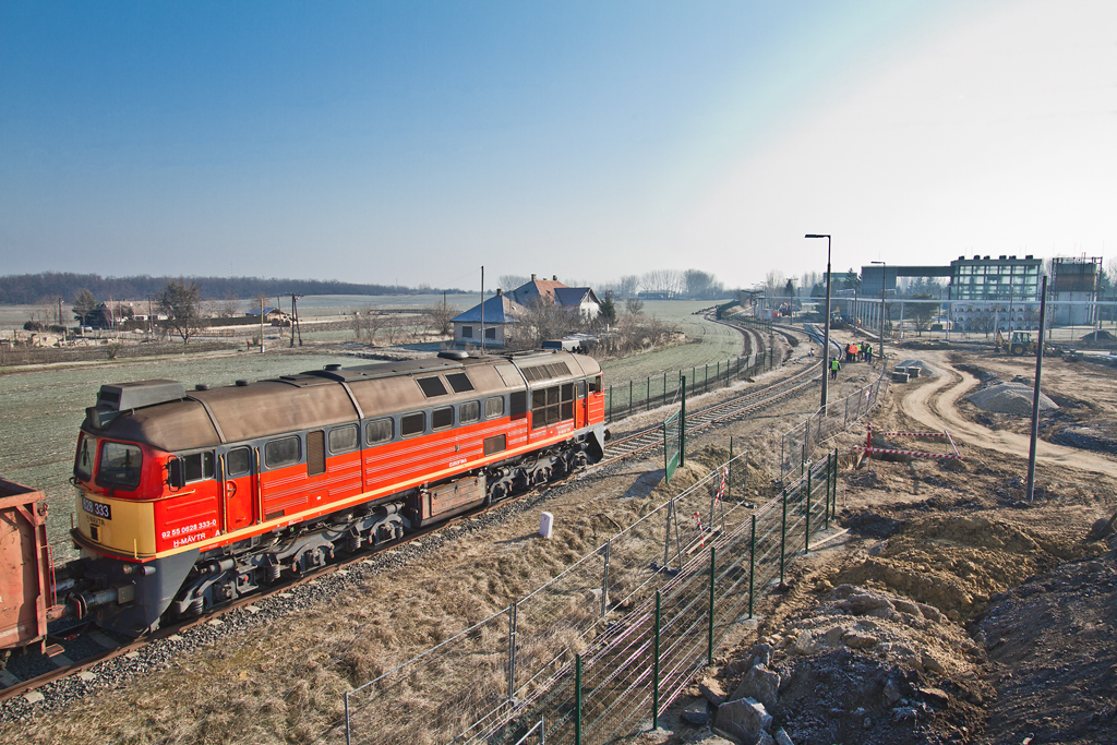 A 333-as Szergej tart rövid vonatával a töltőállomás felé<br>A képre kattintva galéria nyílik<br>(fotók: Vörös Attila)