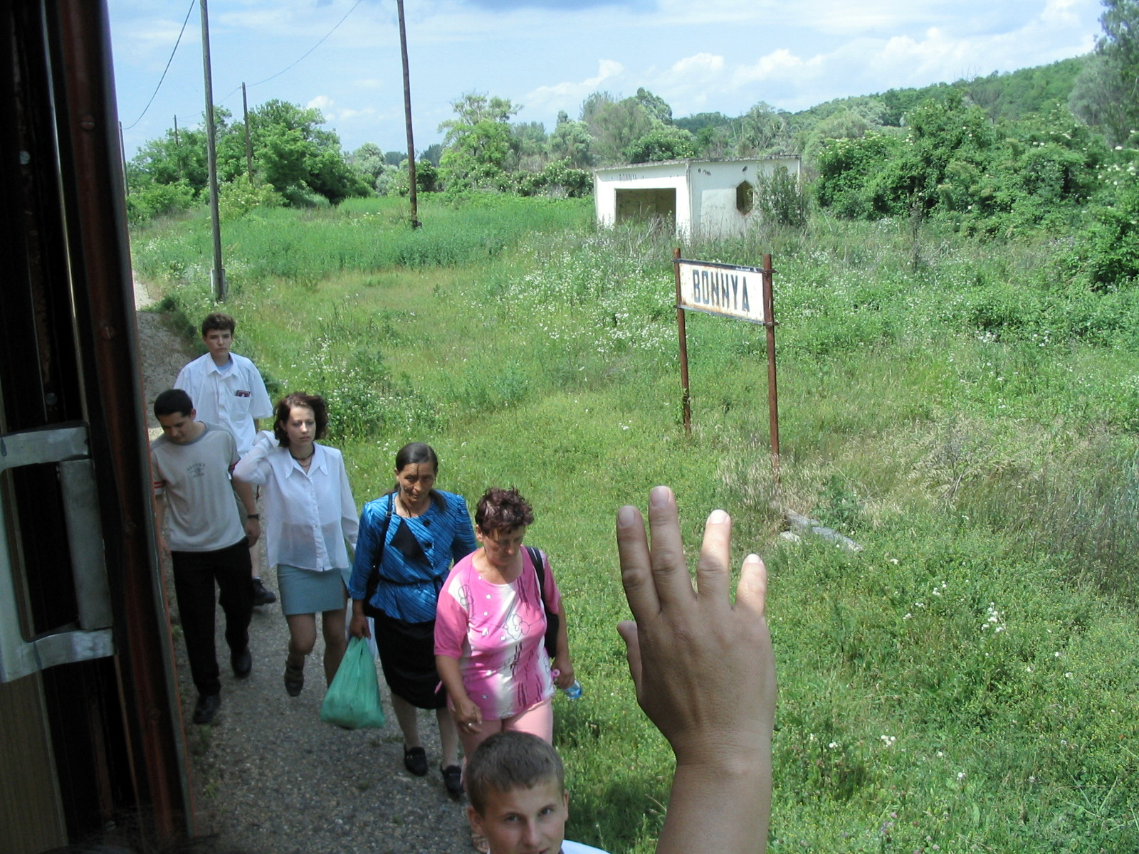 Bonnya, Siófok–Kaposvár vonal. A nehéz sorsú vidékek lakóitól a most sem túl színvonalas szolgáltatás egy részét is elveszik