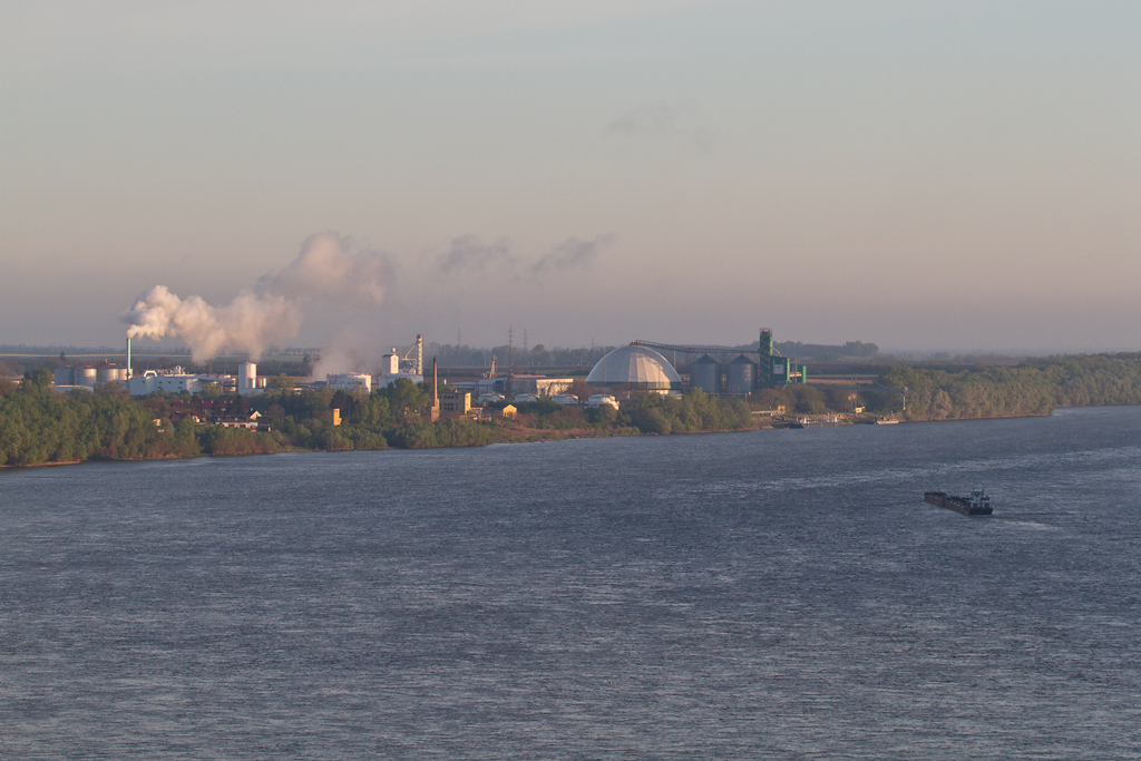 A Cargill magtára és a Pannonia Ethanol gyára Dunaföldváron a Duna partján<br>A képre kattintva galéria nyílik<br>(fotók: Vörös Attila)
