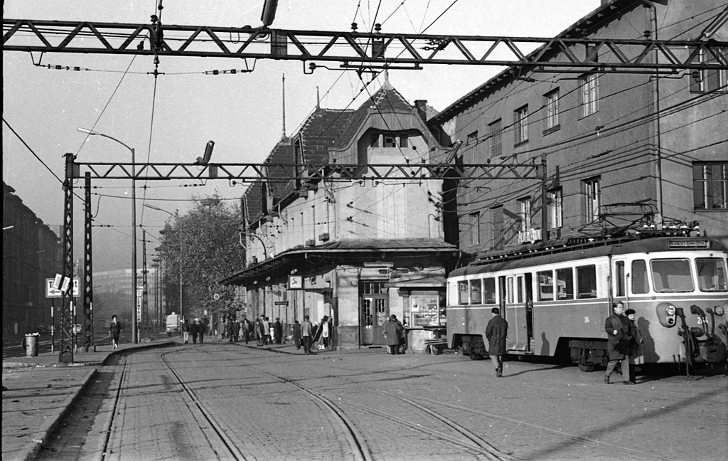 A gödöllői HÉV végállomása a Keleti pályaudvar oldalában<br>(forrás: Nagy Zsolt Levente gyűjteménye)