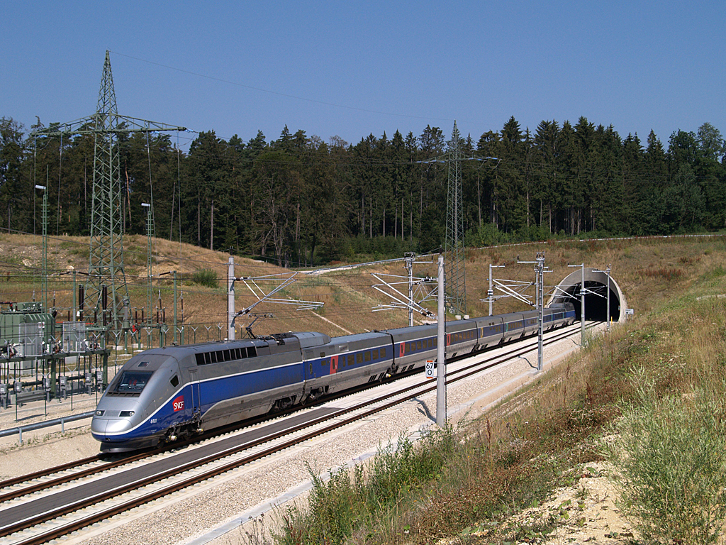 Francia vonat, német pálya – a TGV POS próbameneten a Nürnberg–Ingolstadt vonalon<br>(fotó: DB AG/Weber)