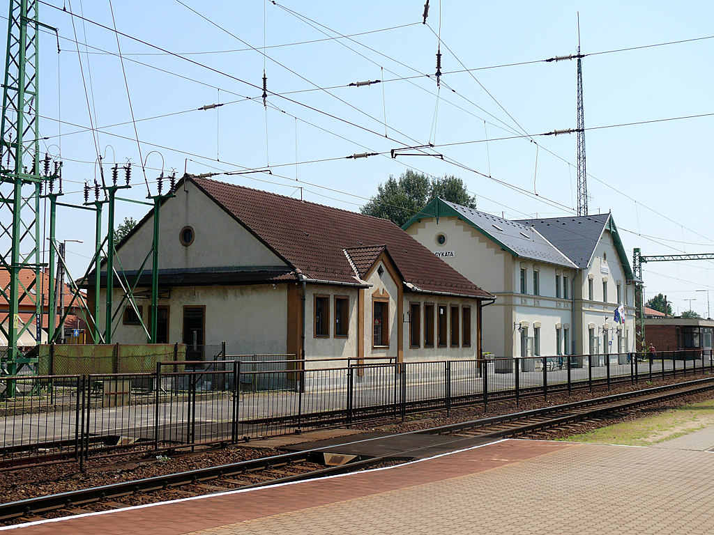 A felújított nagykátai állomás<br>A képre kattintva fotógaléria nyílik<br>(Kemsei Zoltán felvételei)