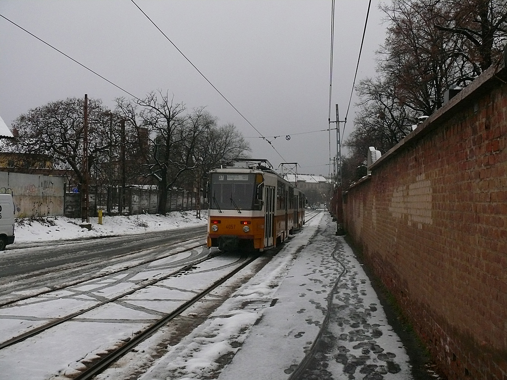 MÁV X. kapu megállóhely környéke télen...<br>A képre kattintva fotógaléria nyílik<br>(a szerző felvételei)