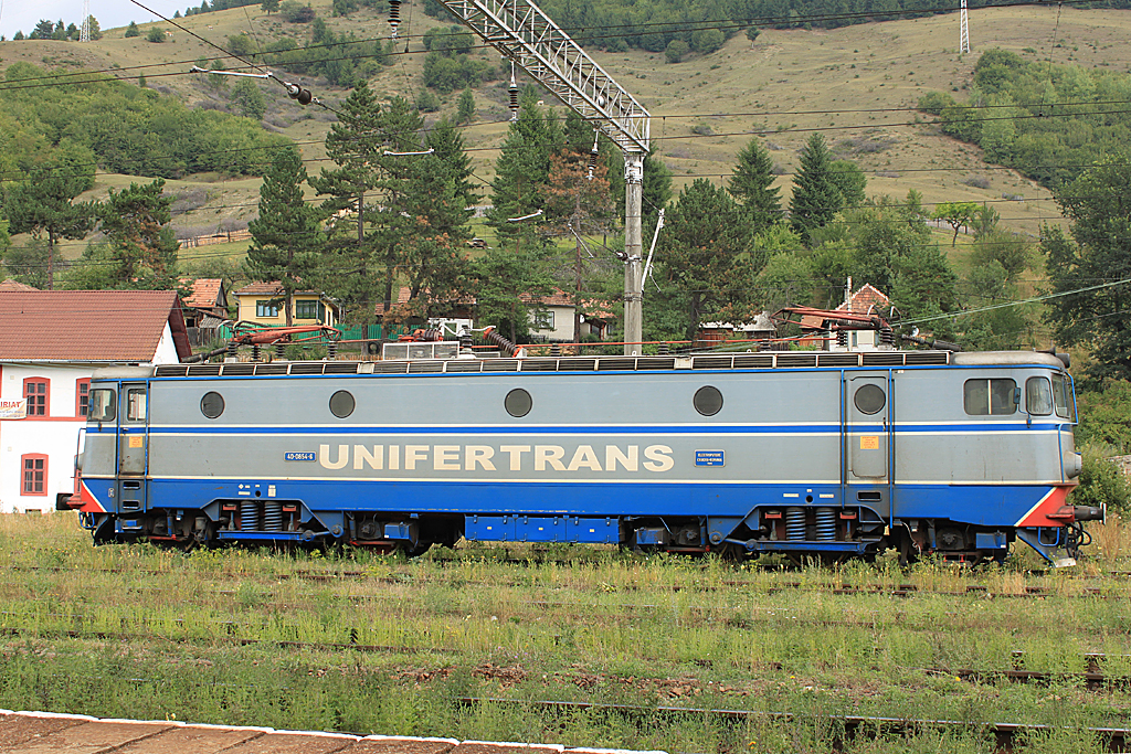 Unifertrans-mozdony árválkodik Gyimesbükkön<br>A képre kattintva fotógaléria nyílik<br>(Mayer Zoltán felvételei)