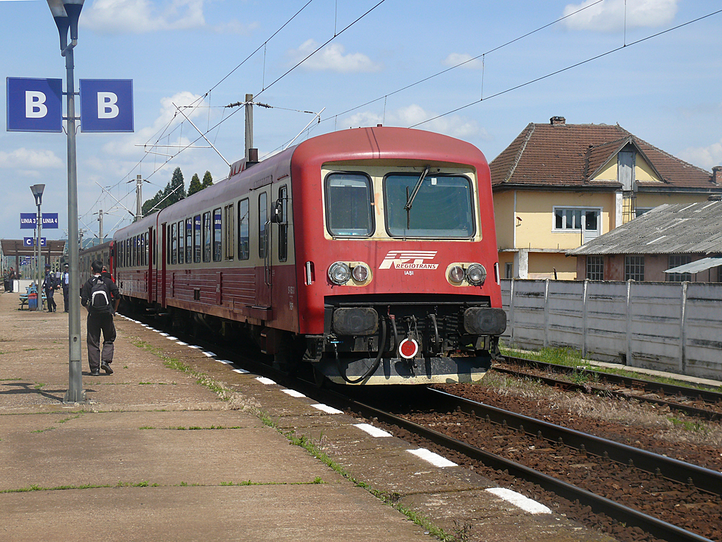 A Regiotrans egyik francia eredetű motorvonata Segesvárott 2012 pünkösdjén<br>(fotó: Kemsei Zoltán)