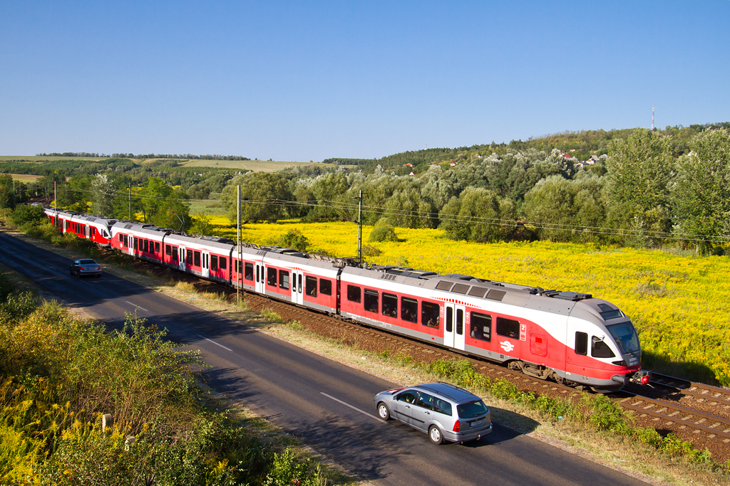 Nem tudjuk, hogy az autó vagy a vonat a gyorsabb, de az biztos, hogy szombaton a vonat az olcsóbb<br />(fotó: Vörös Attila)