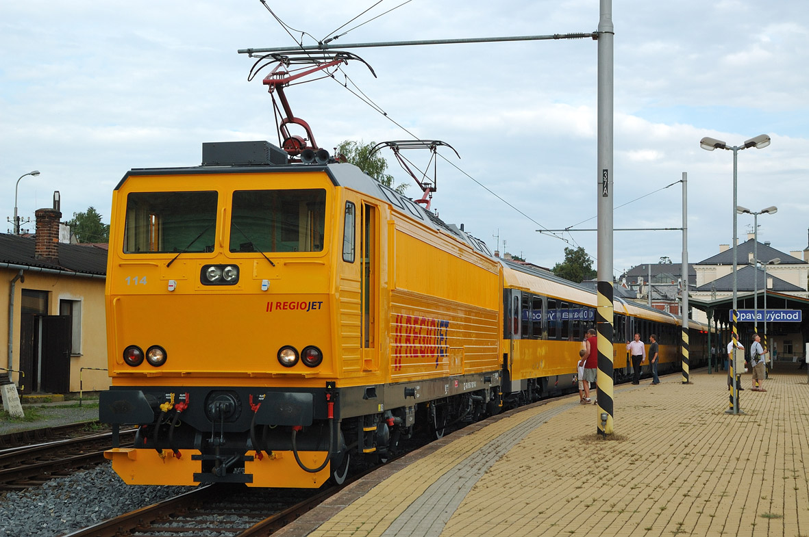 A RegioJet tipikus sárga vonata<br>(fotó: regiojet.cz)