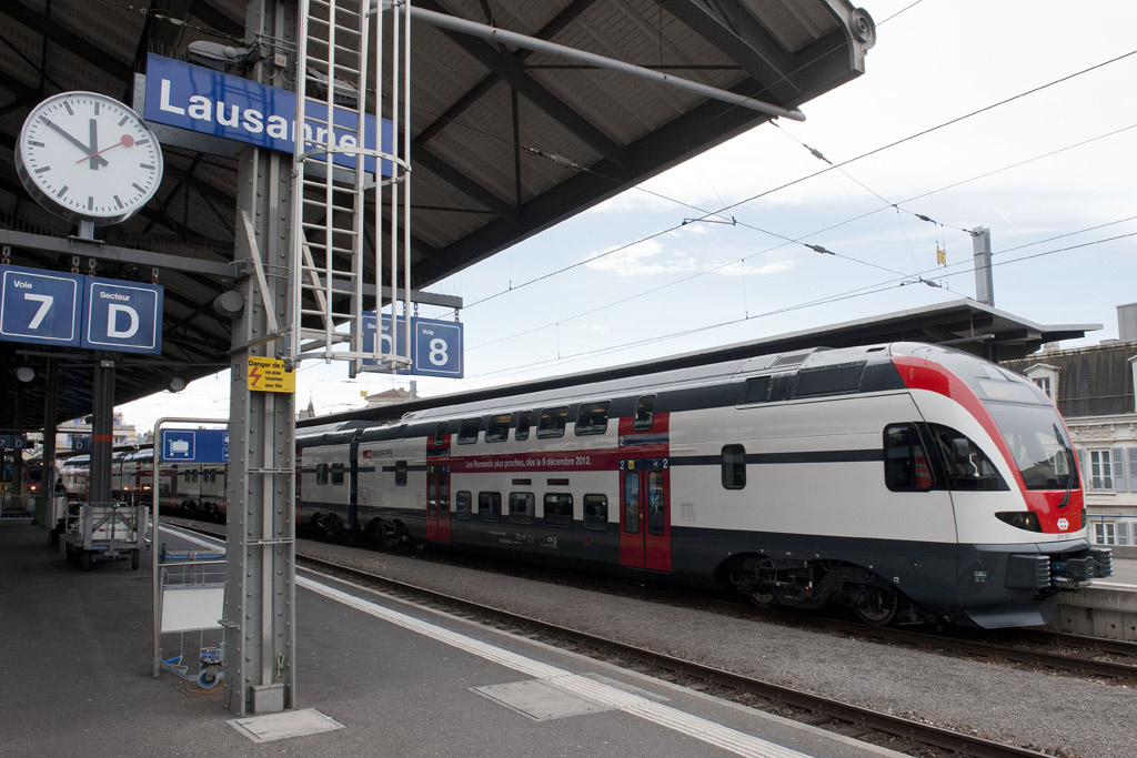<p>Lausanne pályaudvarán pózol az SBB RABe 511 101 pályaszámú Kiss motorvonata.<br>(forrás: www.sbb.ch/foto)</p>