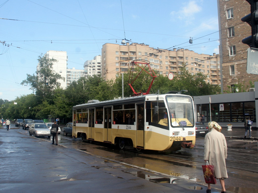 <p>KTM-19-es típusú villamos Moszkvában, 2008 augusztusában<br>(fotó: Tevan Imre)</p>
