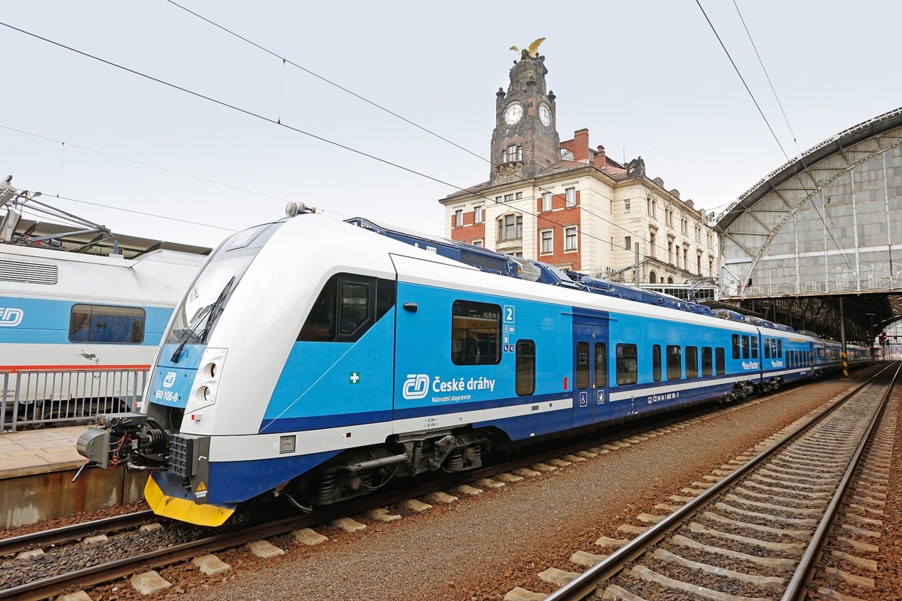 A ČD júniusig hazai gyártású InterPanter-motorvonatokra cseréli harminc-negyven éves gyorsvonatait. A cég 1989 óta nem fejlesztette ennyire a gyorsvonati szektort