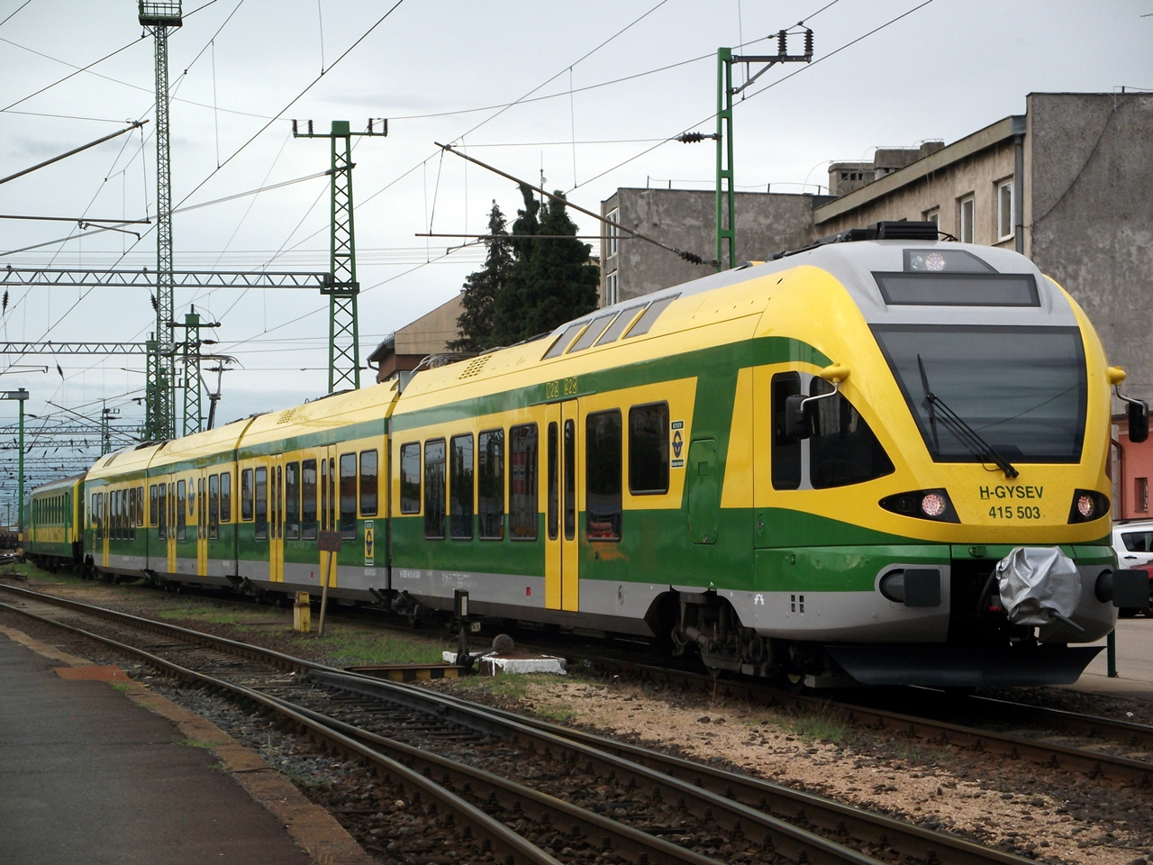 A GYSEV-nél egy új regionális viszonylat jön létre Zalaegeszeg–Szombathely–Sopron között, a fordulóra valószínűleg Flirt-motorvonat fog beállni (fotók: a szerző)