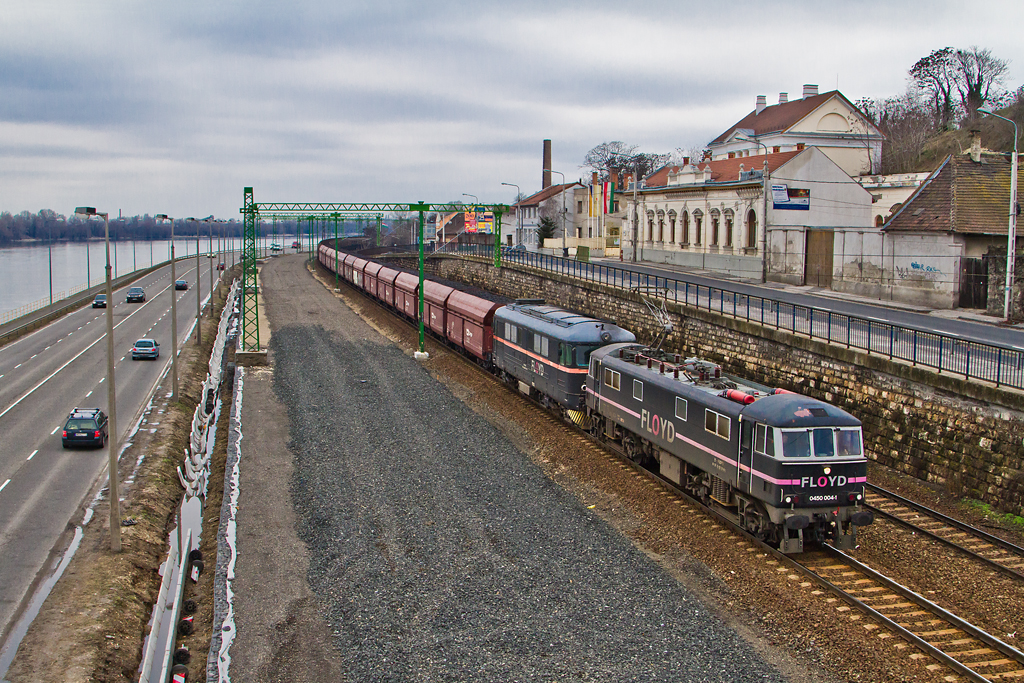 A Floyd vonata 1700 tonnás, a továbbításához kell a kraft<br>(fotók: Vörös Attila)