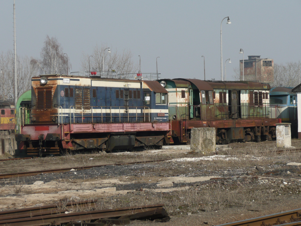Sajnos egyre több a munkanélküli mozdony a depókban Szlovákiaszerte<br>(fotó: a szerző)