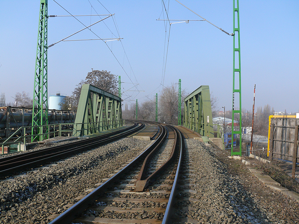 Az úgynevezett Ro-La vágány Ferencváros és Kőbánya-Kispest között. A 150-es vonal ablakosai után új viszonylatot kap?