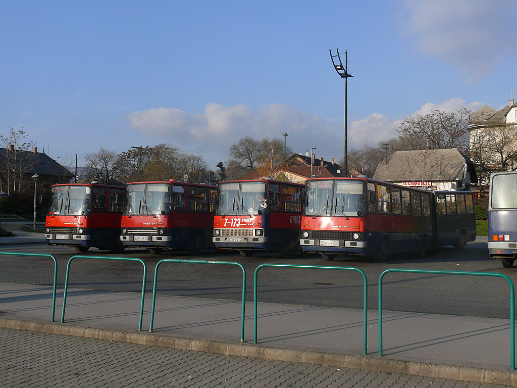Ritkulhat a 7-es buszcsalád a 4-es metró, a Székesfehérvár–Kőbánya-Kispest vonatok megindulásával (a kép 2009-ben készült)
