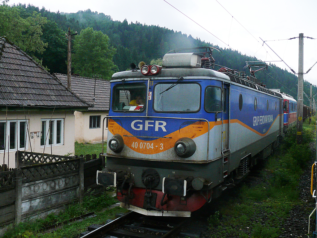 GFR-páros vontatta tehervonat Észak-Erdélyben. A Grampet cégcsoport jelentős szeletet hasít ki nemcsak a román, hanem a magyar teherszállításból is<br>(Kemsei Zoltán felvétele)