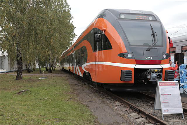 A Stadler új dízelmotorvonata az Expo 1520 kiállításon<br>A képre kattintva fotógaléria nyílik<br>(forrás: Stadler Trains Hungary Kft.)