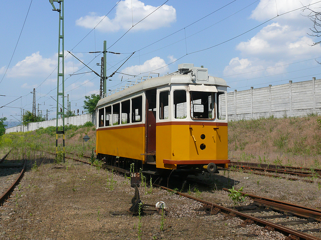 A 1031-es még az Északi Járműjavítóban, 2011. május 31-én<br>(fotó: Kemsei Zoltán)