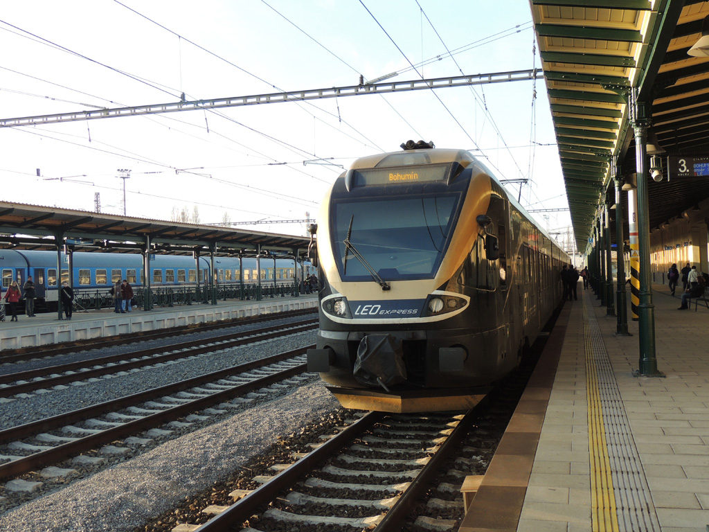 A fekete–arany-vonatok decembertől Kassára is járhatnak
