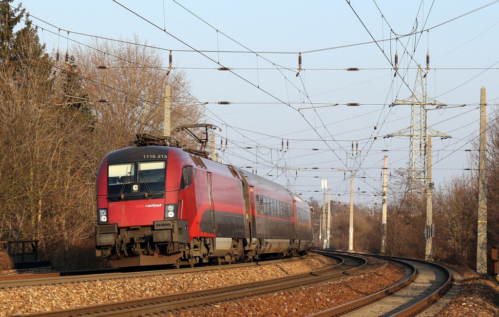 Egyelőre nem biztos, hogy mikortól, de hamarosan kilenc új railjet koptathatja Ausztria sínpályáit<br>(a szerző felvételei)