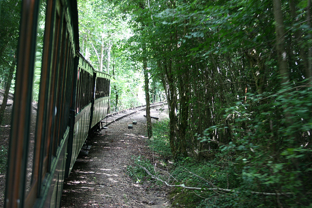 Erdők között zakatol a vonat…. Heugnes-ből Écueillé felé
