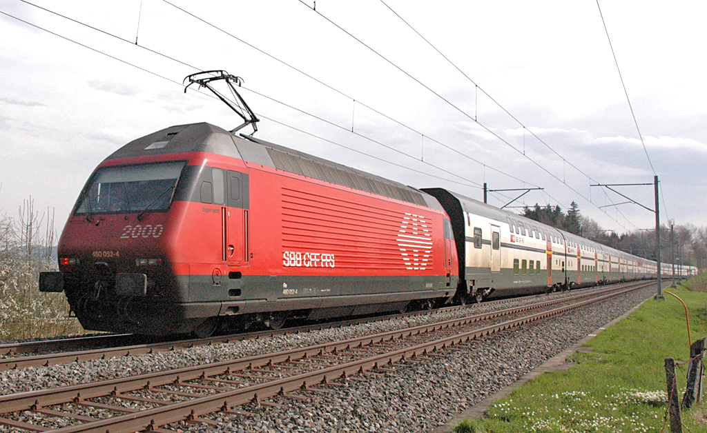 Az SBB Re 460-as mozdonya<br>(forrás: wikipedia)