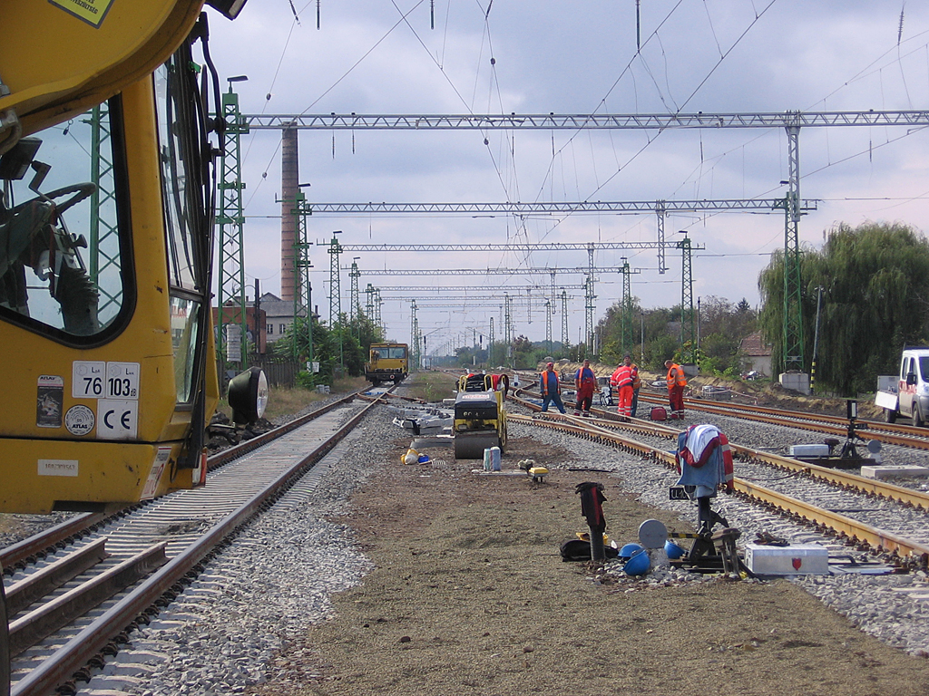2015 után Debrecent is elérik a felújítók a 100-as vonalon<br>(fotó: Szabó István)