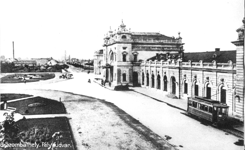 Villamos a pályaudvar előtt, a korai időkben<br>(forrás: régi képeslap)