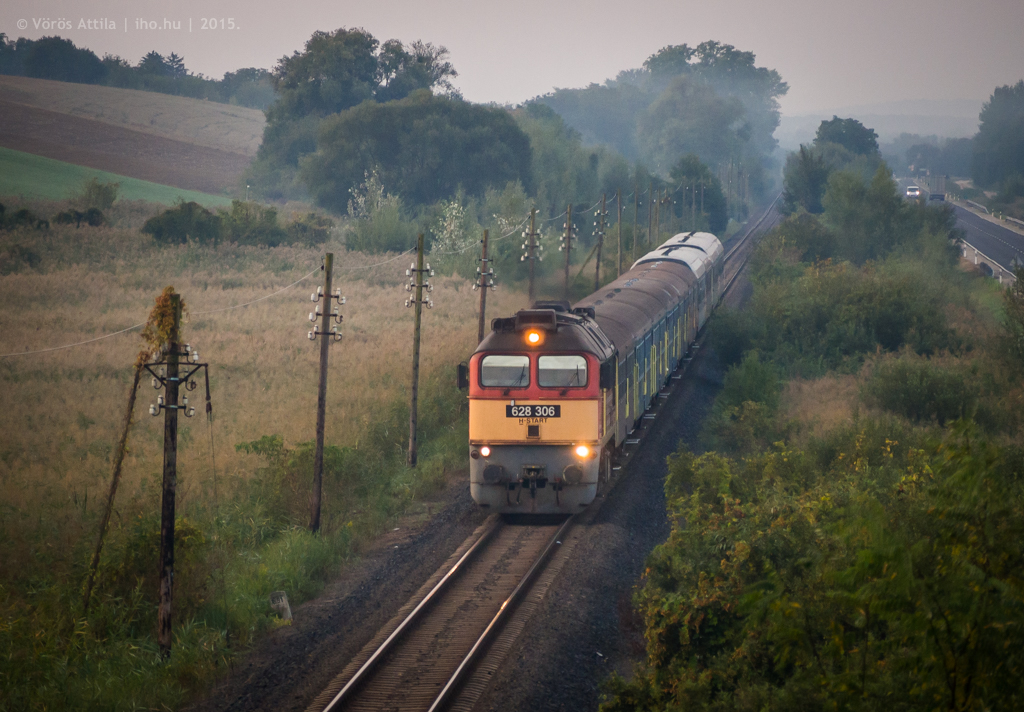 Migránsvonat Zalában. A vonatok közlekedtetésében részt vevő vasutasok húszezer forint Erzsébet utalványt kapnak (fotó: Vörös Attila)