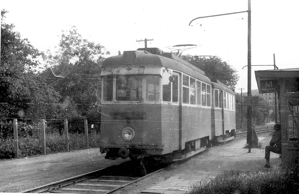 A 329-es kocsi az 5-ös vonalon (Szántó Ferenc felvétele)