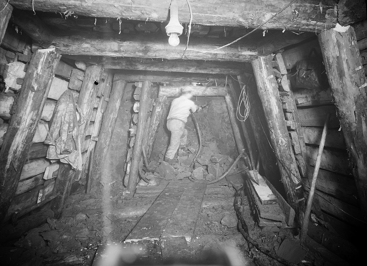 Az építés körülményei: bányászati módszerek... (a külön nem jelölt archív képek forrása: fortepan.hu)