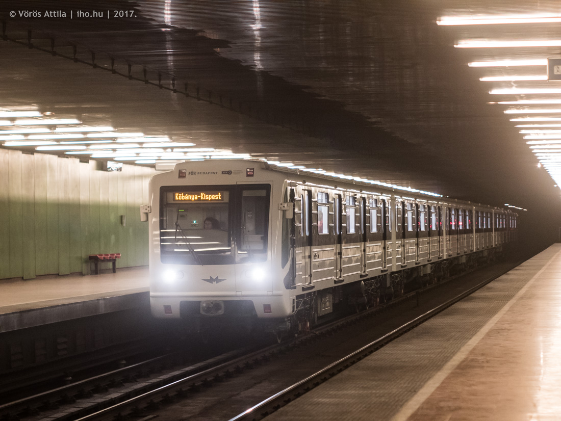 Régi pályán új (felújított) járművek: ez a hármas metró idei éve?<br>(fotó: Vörös Attila)