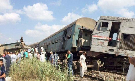 Utóléréses vasúti baleset Egyiptomban (képek forrása. Twitter)