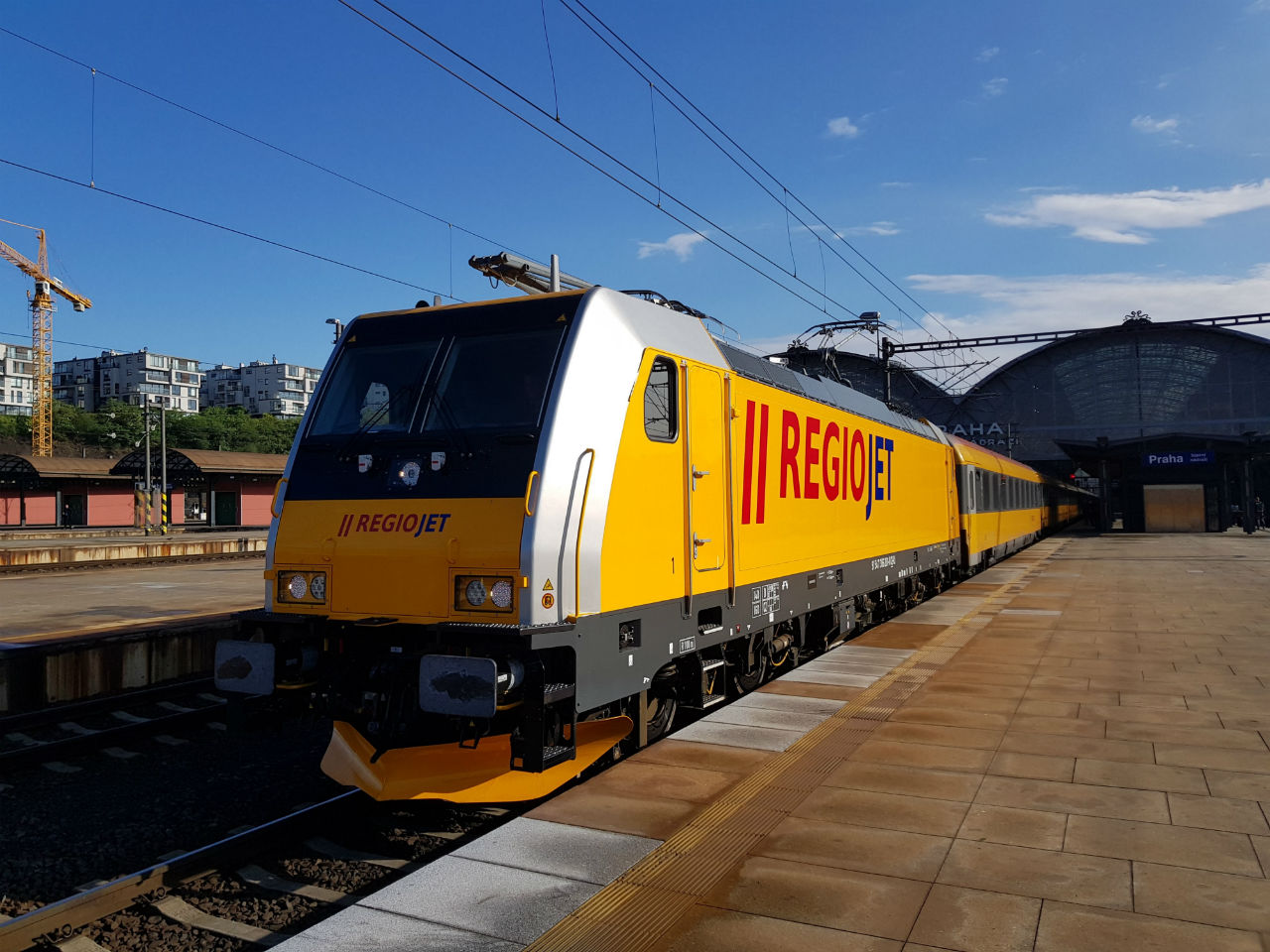 A Regiojet Traxx MS2 mozdonya Prágában (fotó: Regiojet)