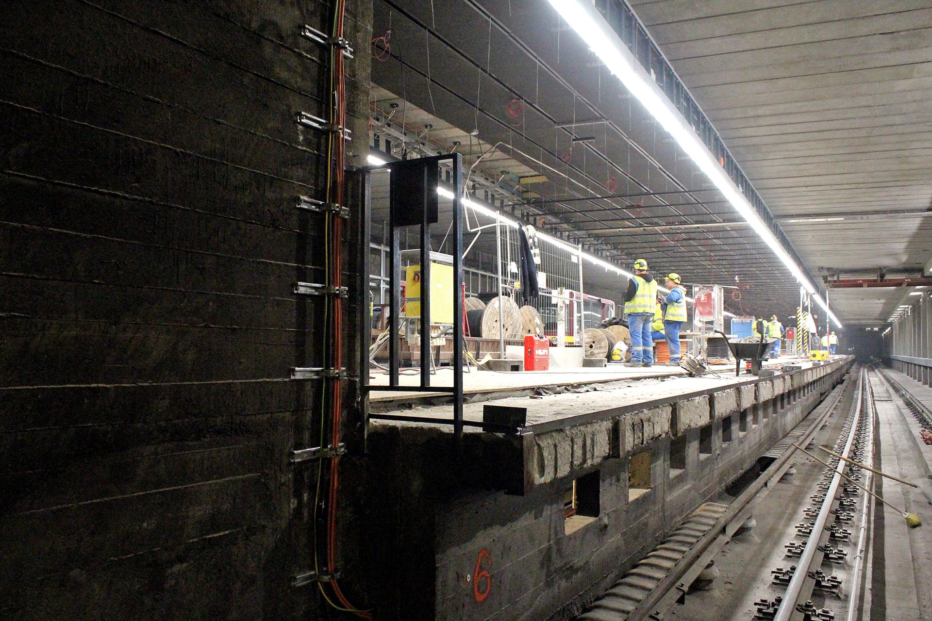 Formálódik az M3-as metró déli szakaszának új kinézete. A képre kattintva galéria nyílik (fotók: BKV Zrt.)