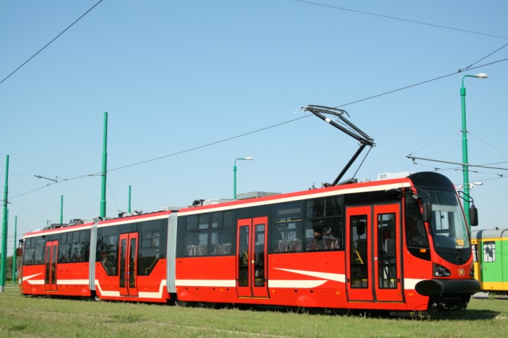 Tizenkét, mindössze huszonhat százalékban alacsonypadlós Moderus Beta villamost állít üzembe a dél-lengyeloszági Katowice az év végéig<br>(fotó: Railway Gazette)