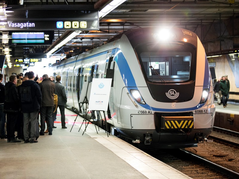 A Stockholm környéki elővárosi vonalak állandó szereplői lesznek hamarosan a Coradia Nordic X60B-motorvonatok (fotók: Railway Gazette)