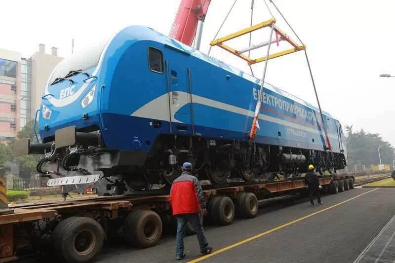 Átvette első, a kínai CRRC Zhuzhou által gyártott villamos mozdonyát a szerb állami villamosenergia-termelő vállalat (fotó: Elektroprivreda Srbije)