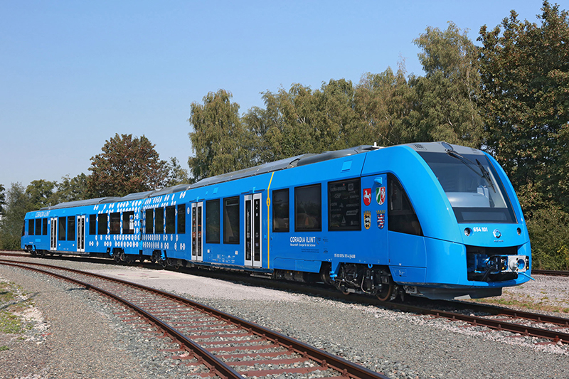 A hidrogénmeghajtás már a vasútra is betört: elsőként a francia Alstom alkalmazza Coradia iLint motorvonatainál (forrás: Alstom)
