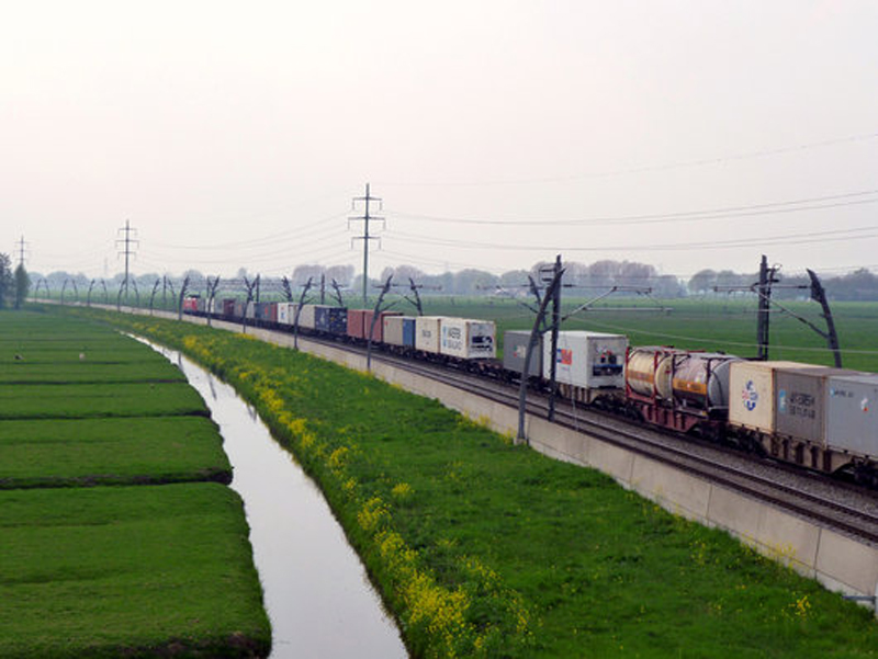 Kipróbálják a hollandok az automatikus vonatkezelést (ATO) a teherforgalomra létrehozott Betuwe-vonalon (forrás: Railway Gazette)