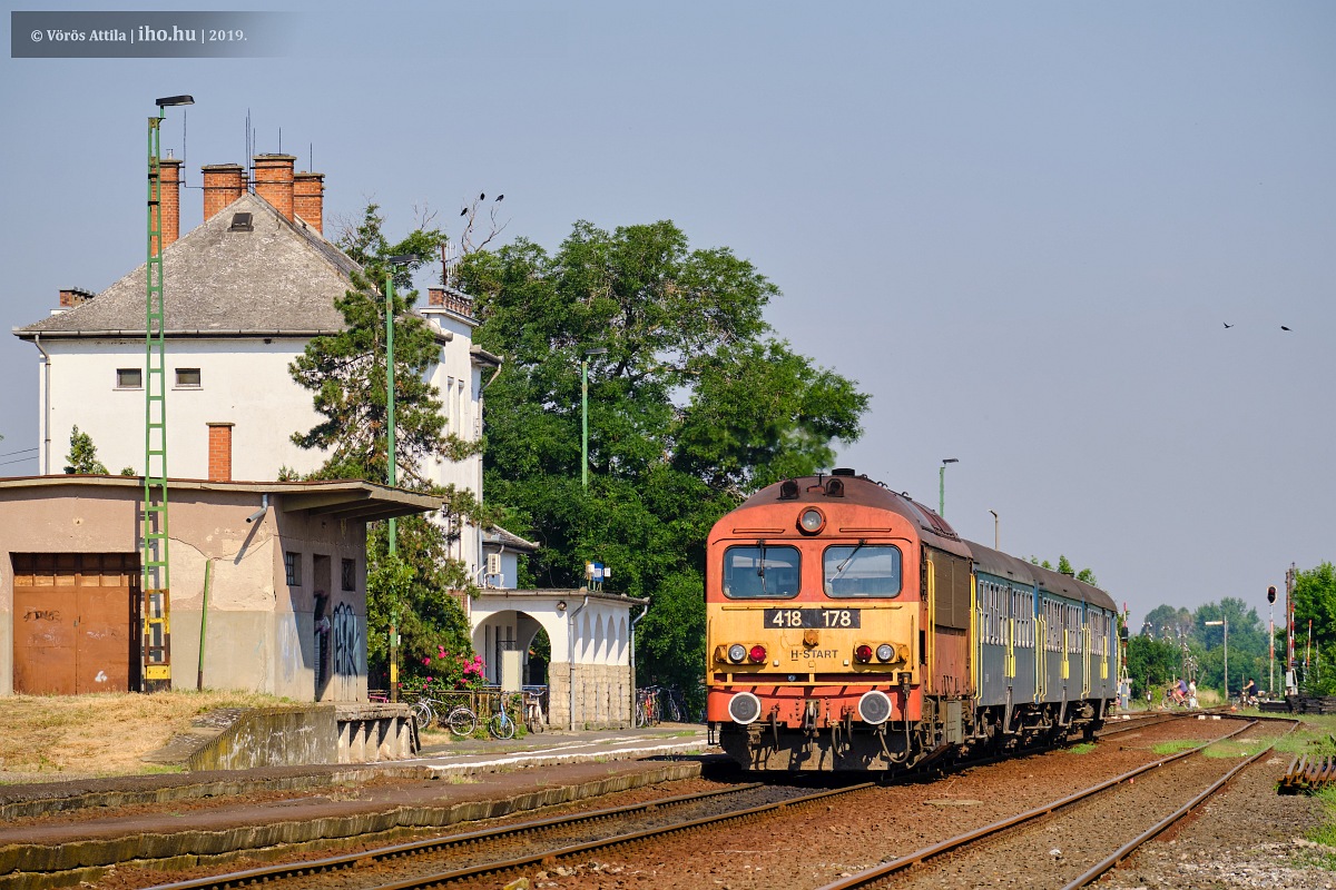 Öt hónapnyi pótlóbuszozást követően visszatérhetnek a személyvonatok Debrecen és Balmazújváros közé (fotók: Vörös Attila)