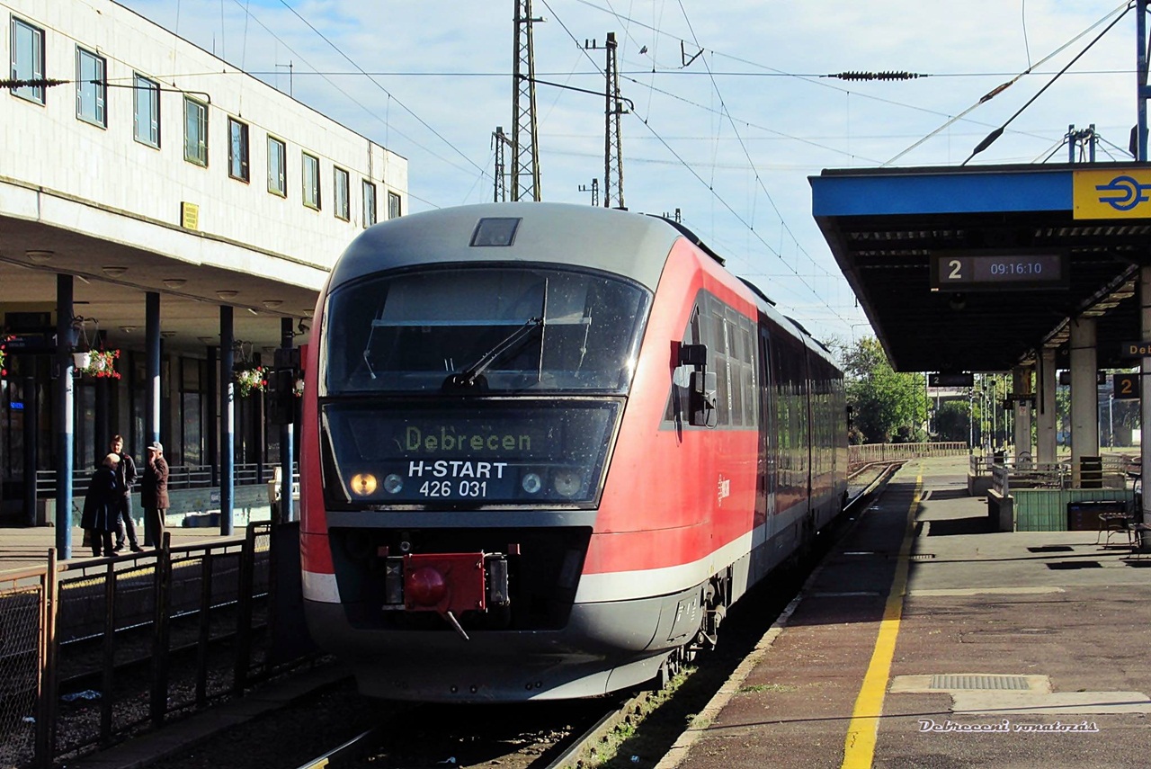 A 031-es Siemens-motorkocsival már szeptember utolsó hetében is utasforgalmi próbáztak Debrecenben (fotók: Debreceni vonatozás Facebook-oldal)