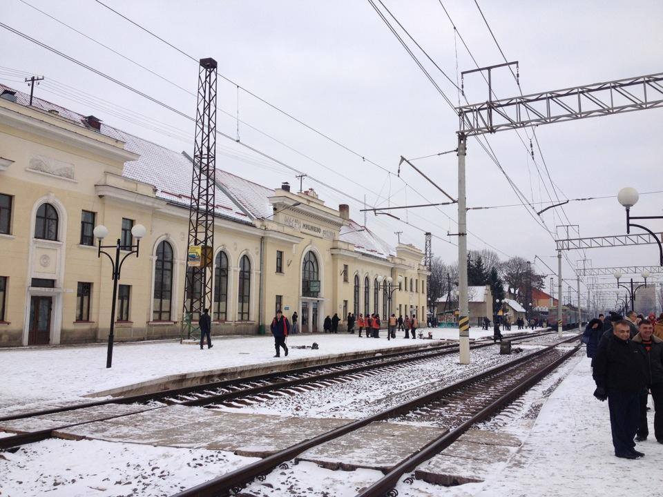 Munkács vasútállomásától mindössze pár száz méterre vezet az a normál nyomtávú vágány, amelynek a meghosszabbításával közvetlen, normál nyomtávú kapcsolatot lehetne létrehozni a magyar nagyvasúti hálózattal (forrás: Hungrail Facebook-oldala)