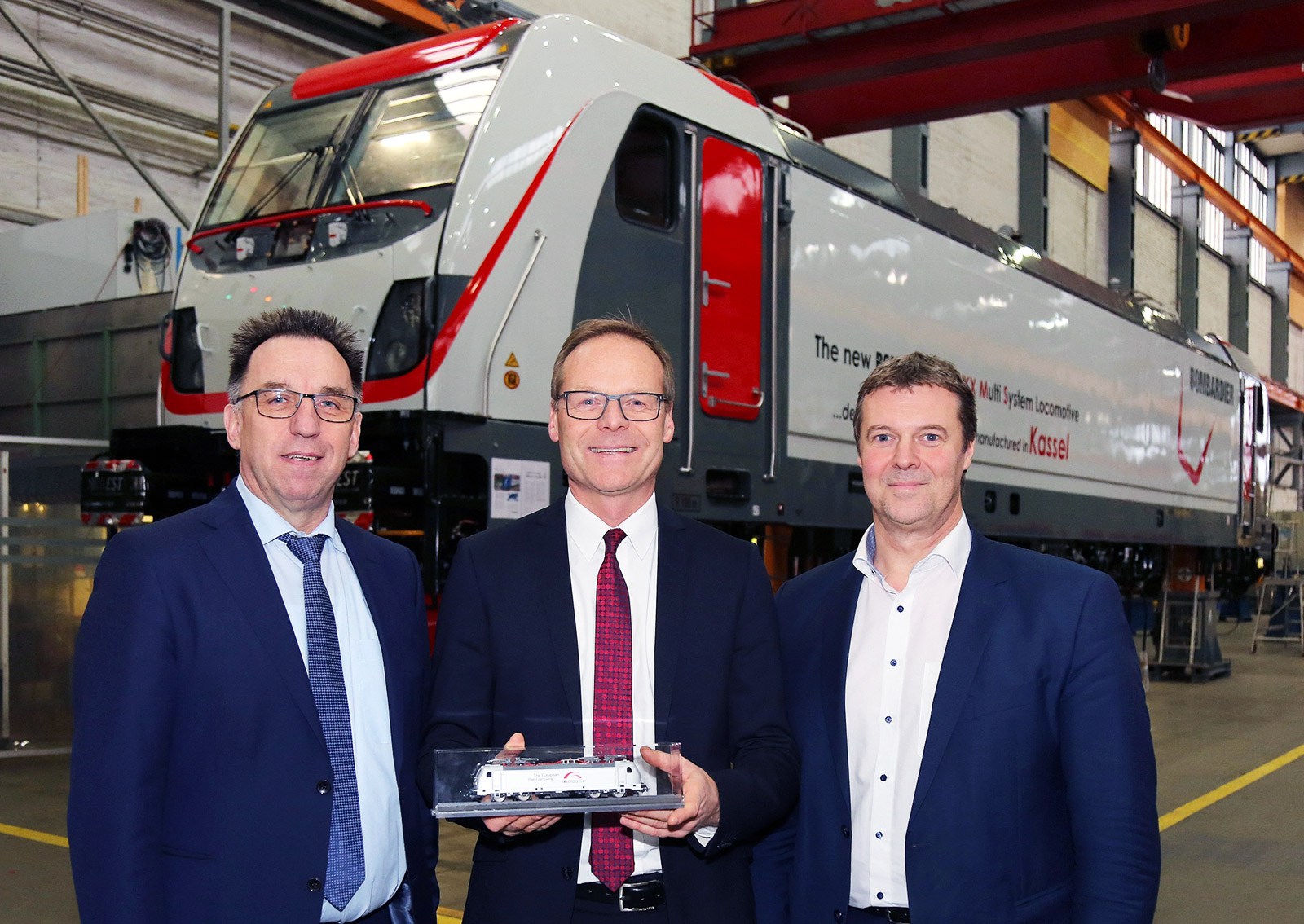 Negyven MS3 verziójú, többáramnemű Traxx villamos mozdonyt vásárol a német TX Logistik magán-vasúttársaság a Bombardier-től. A gépek Németország és Olaszország között fognak tehervonatokat továbbítani, várhatóan 2019 nyarától (fotó: Bombardier)