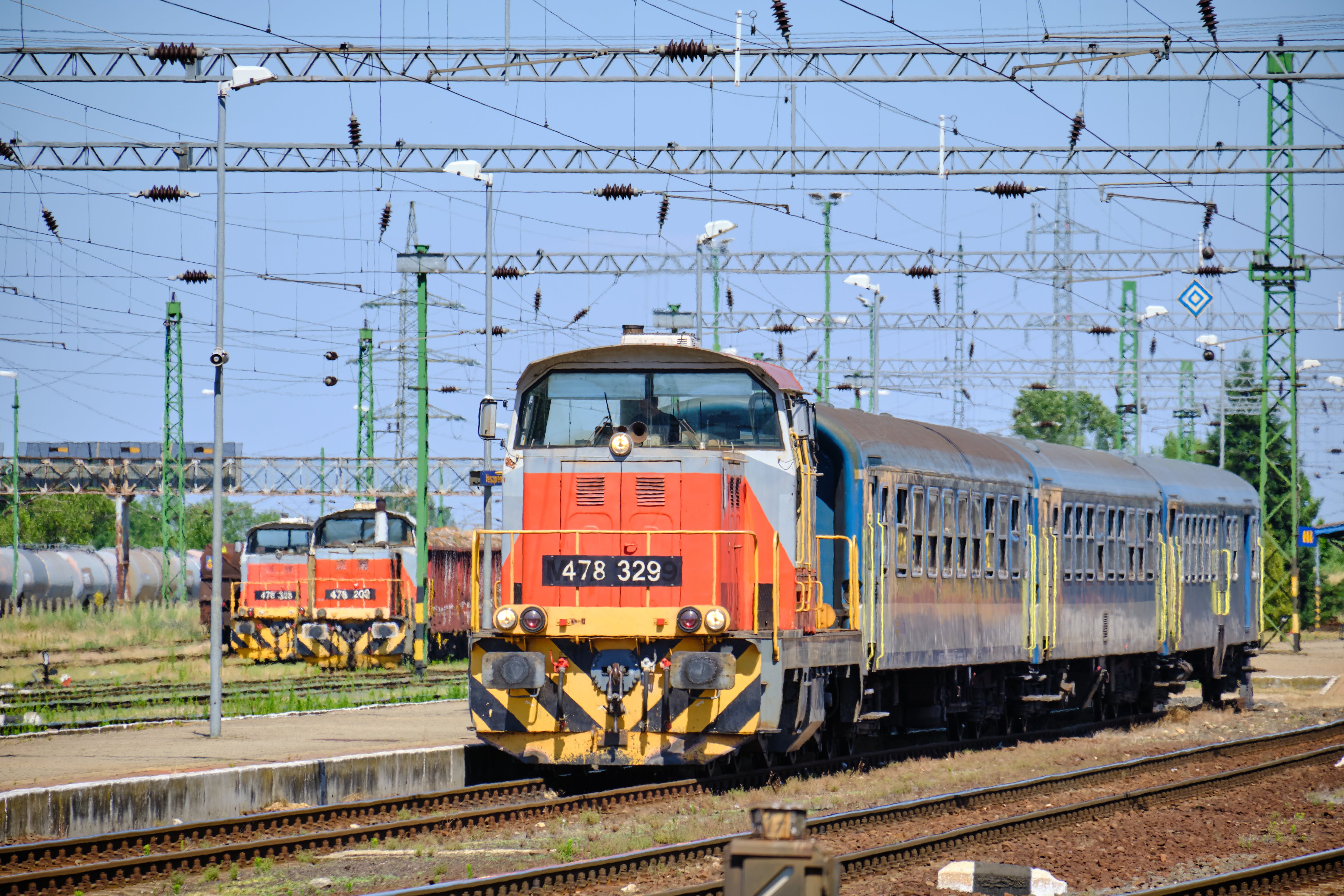 Remot Dácsiából egyelőre van elég a környéken, pláne, mióta a Rail Cargo Hungaria saját gépével továbbítja a helyi tolatós tehervonatokat (fotó: Vörös Attila)