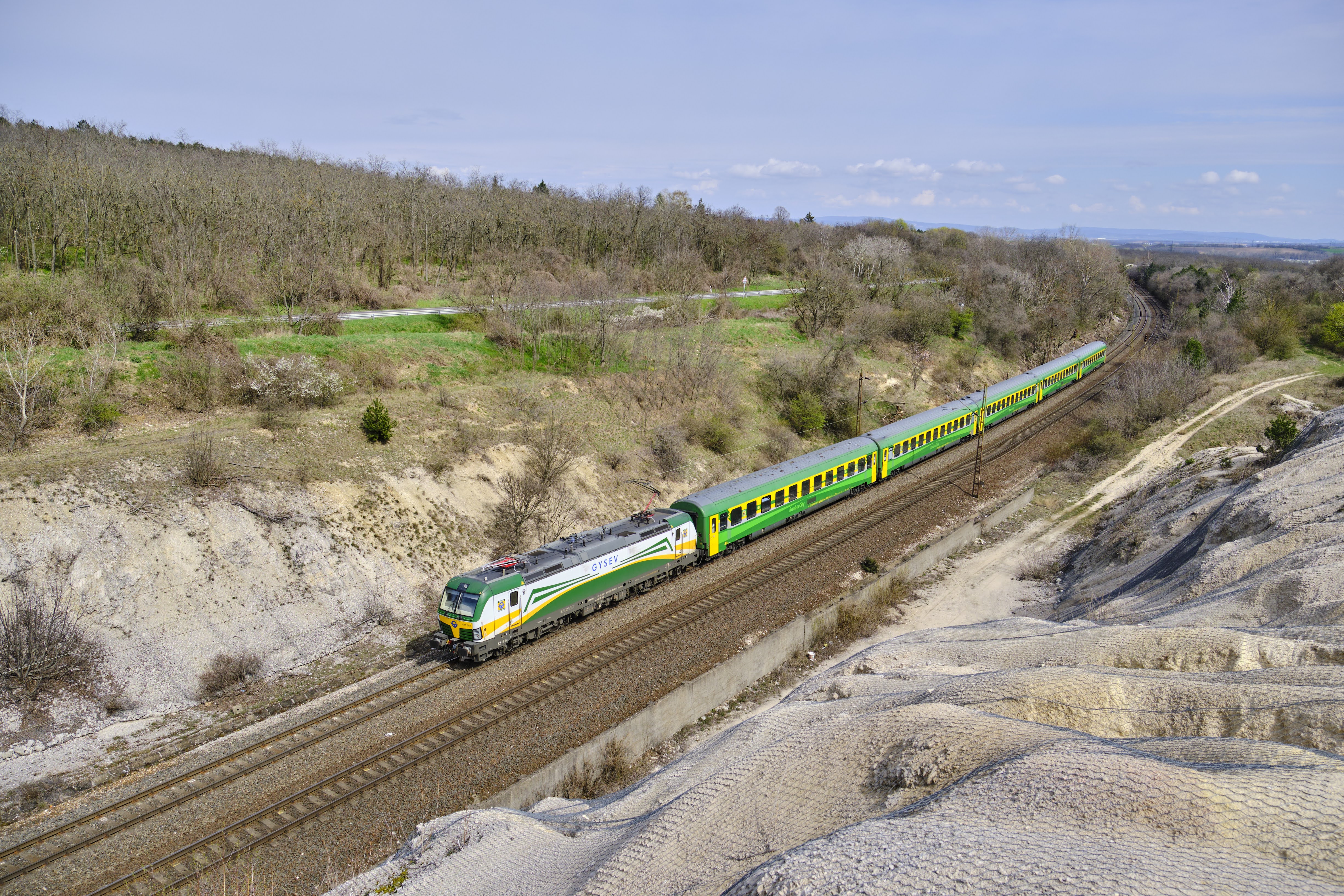 A távolsági vonatok kapacitását maximum hét kocsiig bővítik (fotók: Vörös Attila)