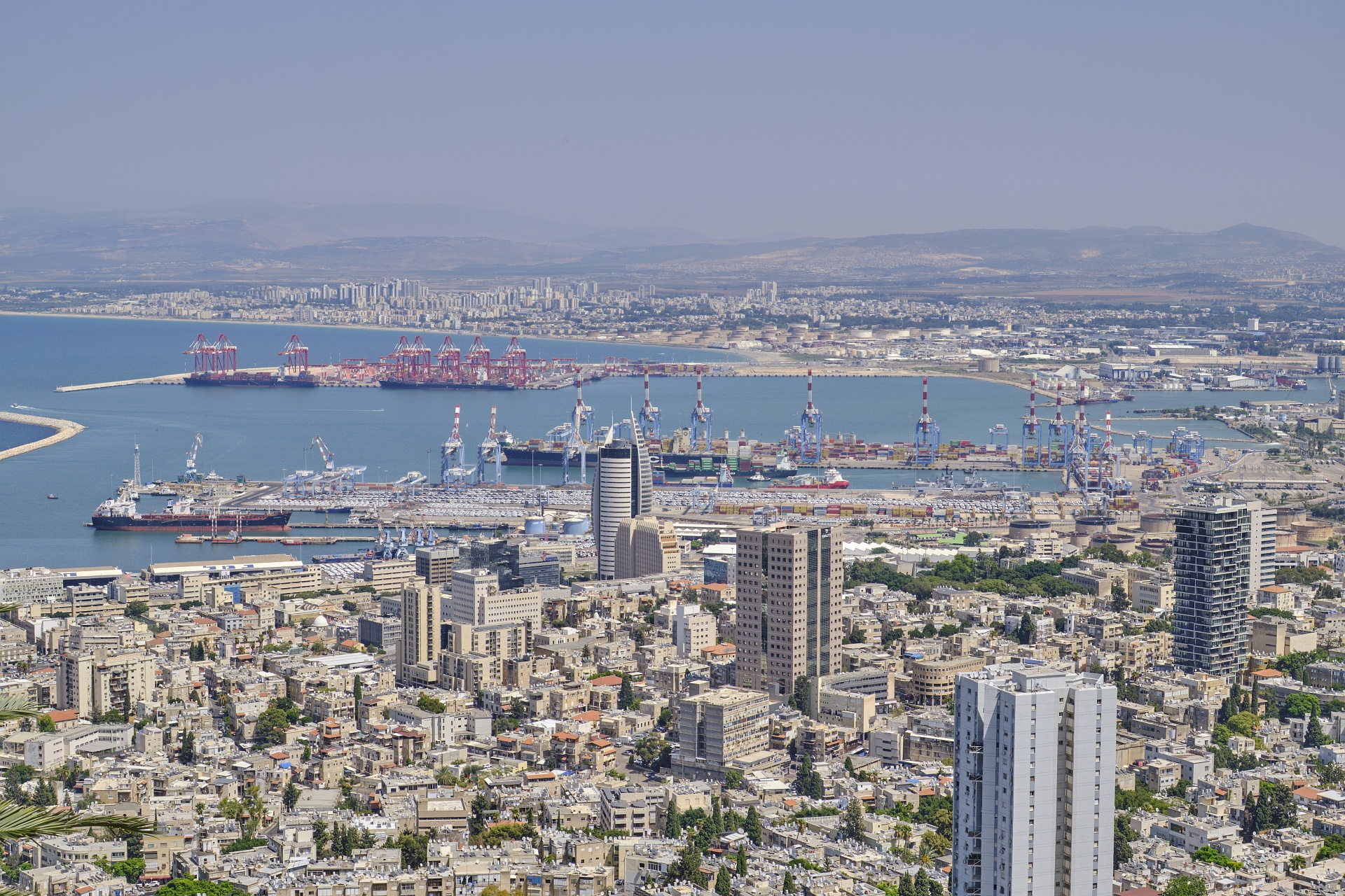 A haifai kikötő (fotó: Vörös Attila)