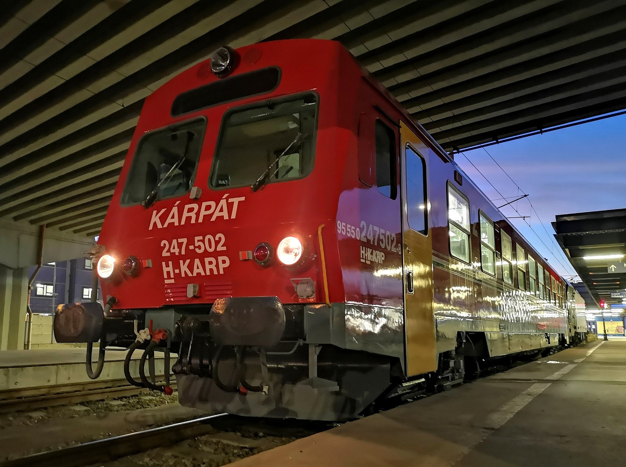 A Kárpát Vasút Jenbachere újra zöld-sárgába öltözik áprilisra (fotó: Feith Viktor)