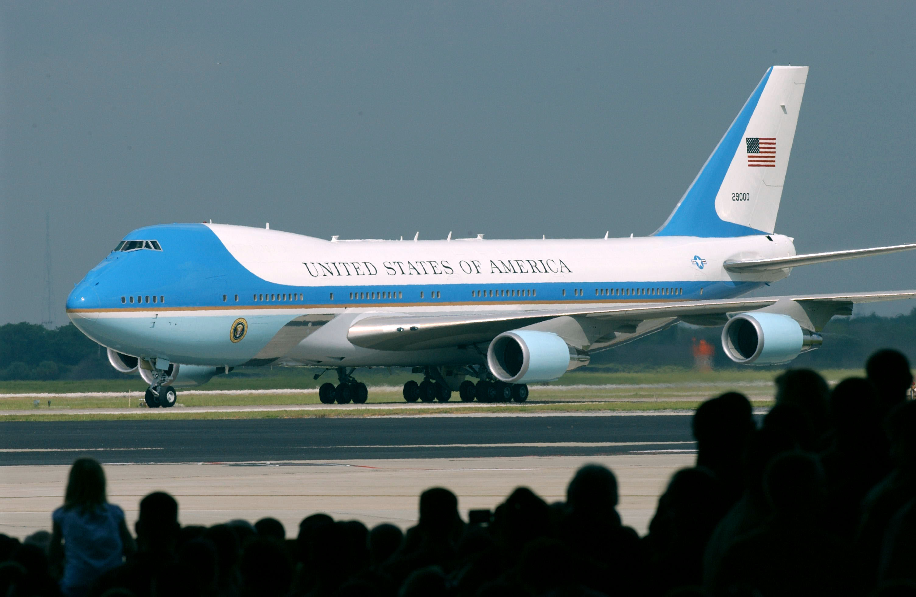 VC-25(040616-F-5677R-002)